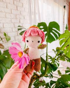 patron tutoriel de poupée crochet amigurumi Fleurs