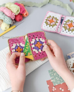 patron crochet porte cartes granny