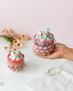 Pochon au crochet en granny squares – bourse colorée faite main avec cordon coulissant