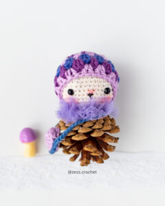 patron crochet amigurumi collection bouilles de pin poupée pomme de pin
