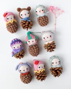 patron crochet amigurumi collection bouilles de pin poupée pomme de pin