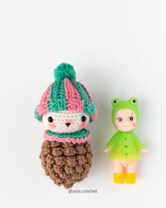 patron crochet amigurumi collection bouilles de pin poupée pomme de pin