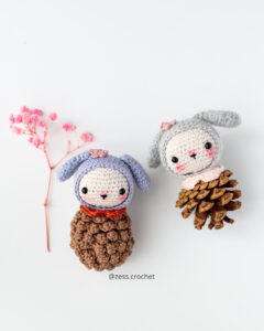 patron crochet amigurumi collection bouilles de pin poupée pomme de pin