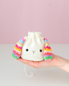 patron crochet pochon lapin grandes oreilles