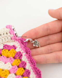 kit crochet pochette granny square